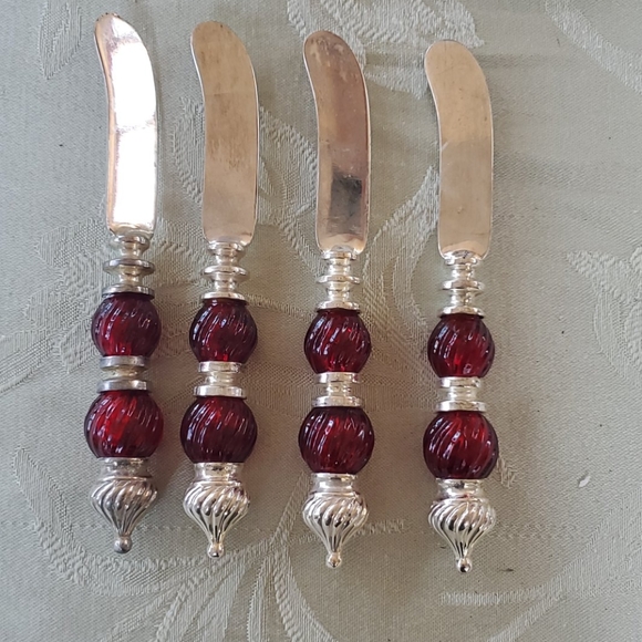 Other - Set of 4 Holiday Spreaders for Christmas